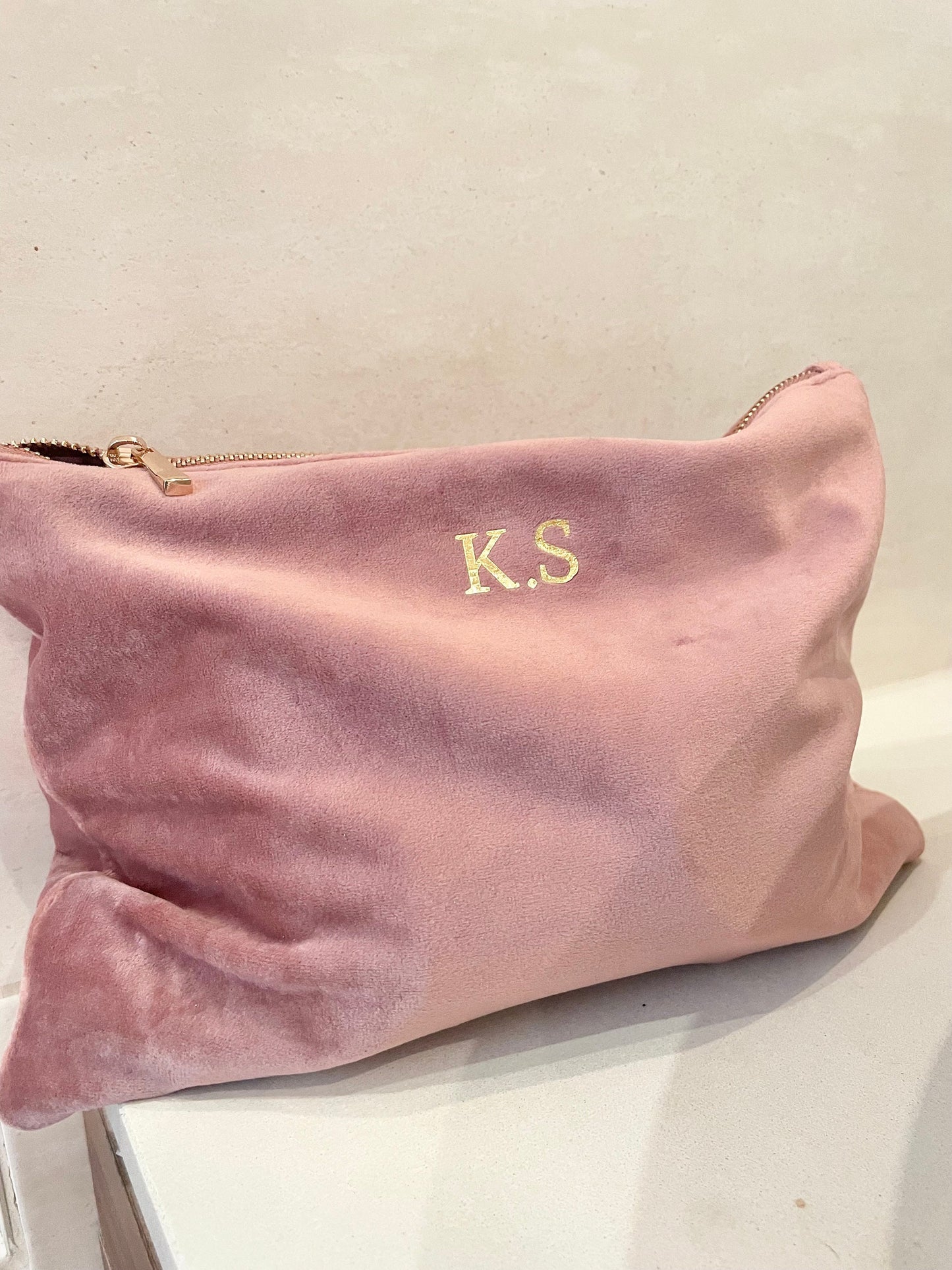Velvet Pouch, Personalised Gift Idea For Bridesmaid, Maid of Honour. Wedding morning kit, Hen weekend bags, Bride Travel Gift for Honeymoon