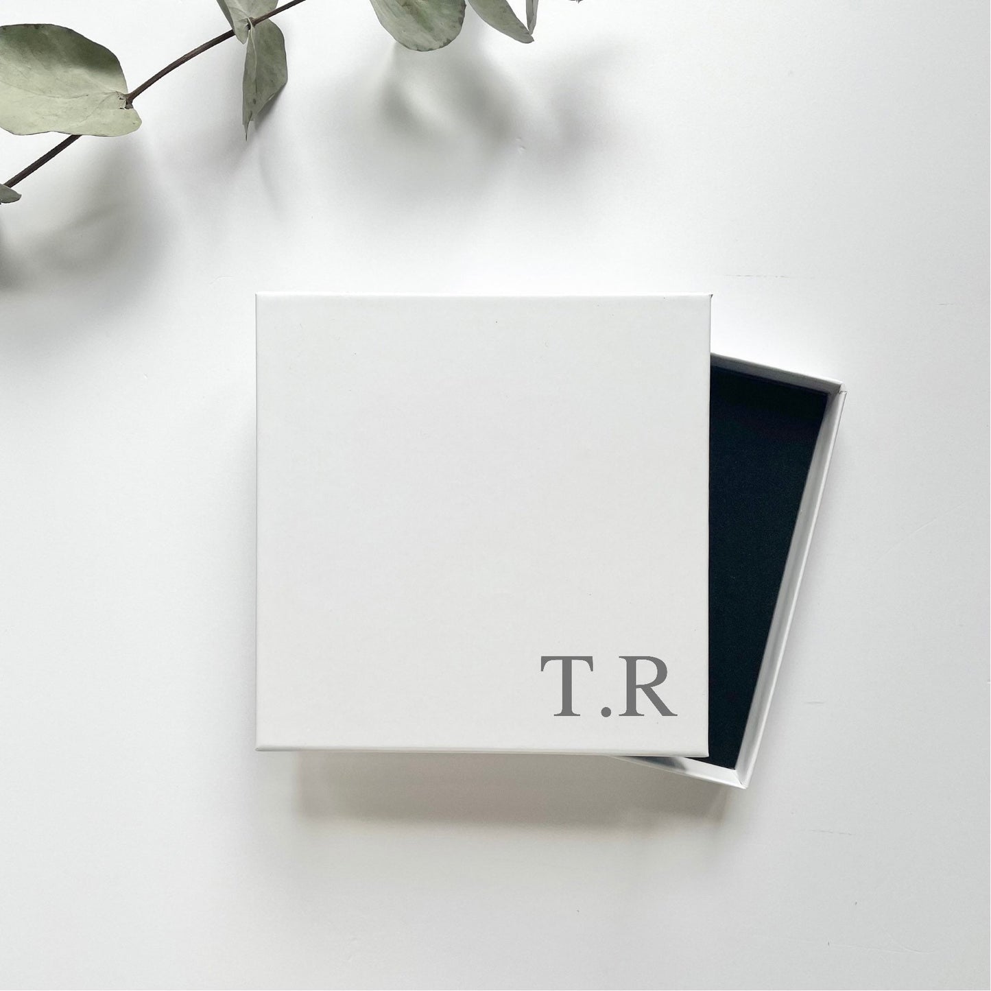 Personalised initial black leather wallet. Monogrammed wallets for men’s birthday, anniversary and Christmas presents. Husband gifts