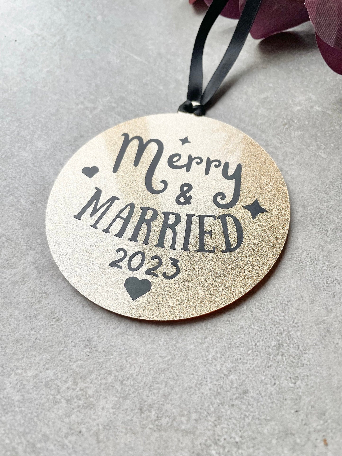 Merry & Married Bauble, Gold Christmas tree decoration for newlyweds married in 2024, bestie, daughter son first Xmas mr and Mrs gift