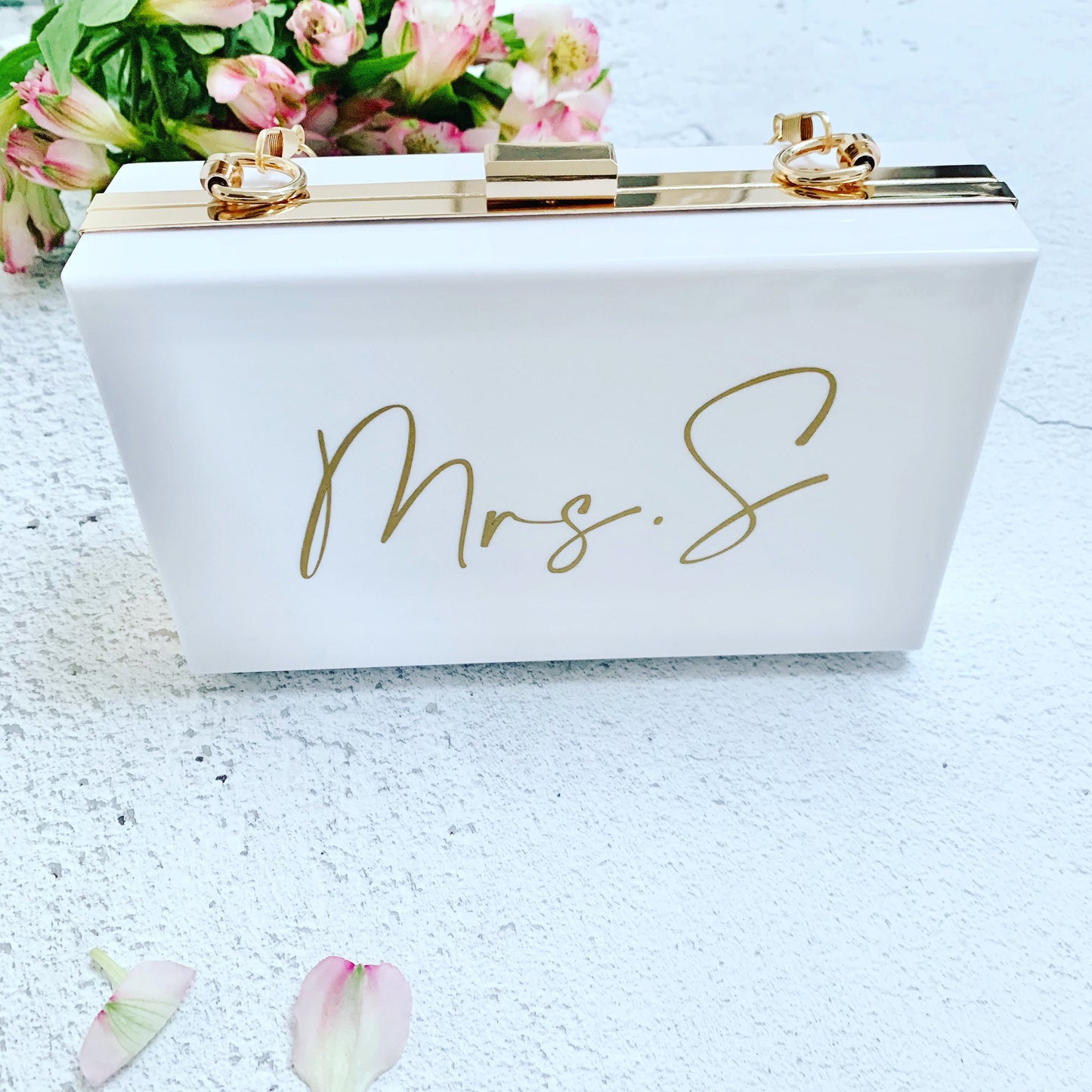 Bride handbag, white bridal clutch bag, personalised clutch bag, newlywed handbag, new Mrs handbag, honeymoon accessories, gift for bride